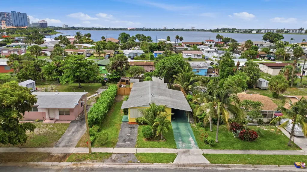 1350 8th Street West Palm Beach FL 33401