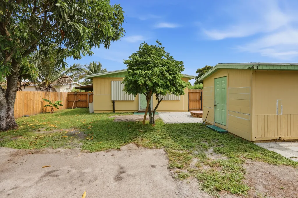 1350 8th Street West Palm Beach FL 33401