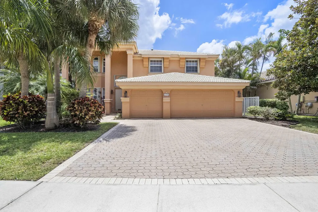 6370 Stonehurst Lake Worth FL 33467