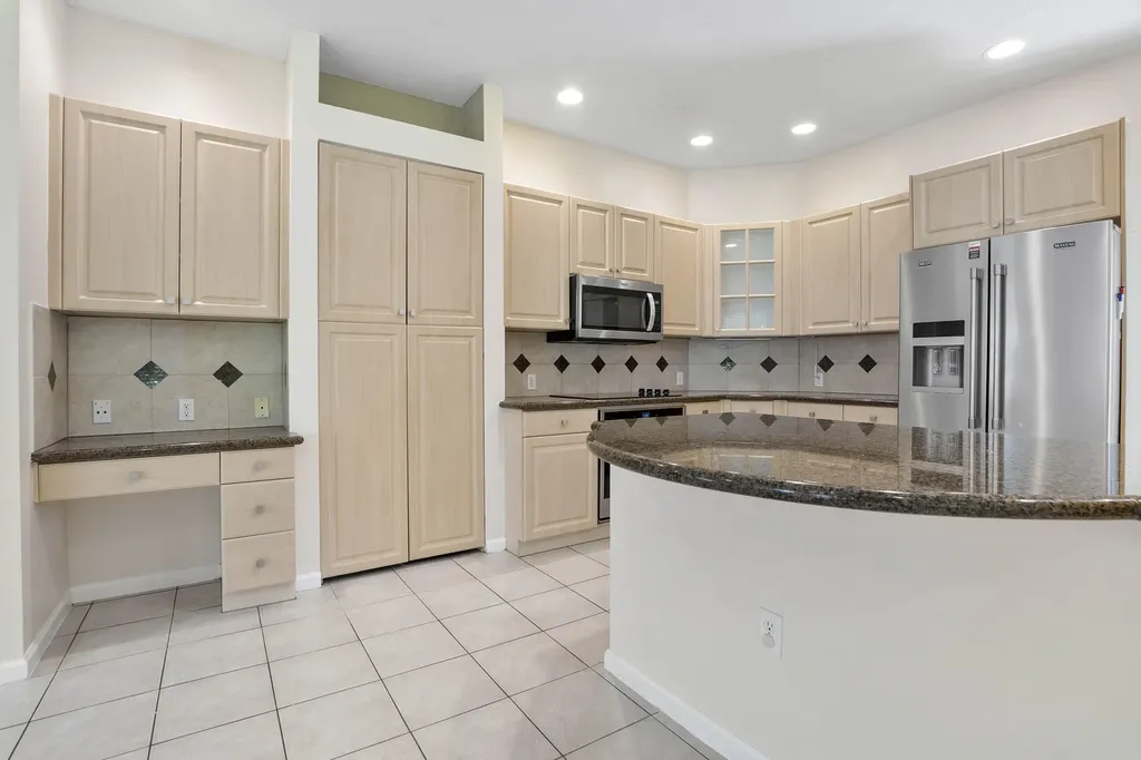 6370 Stonehurst Circle Lake Worth FL 33467