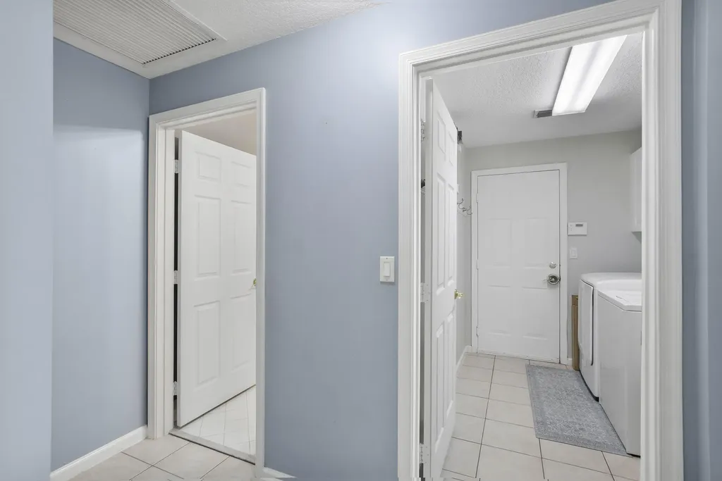 6370 Stonehurst Lake Worth FL 33467