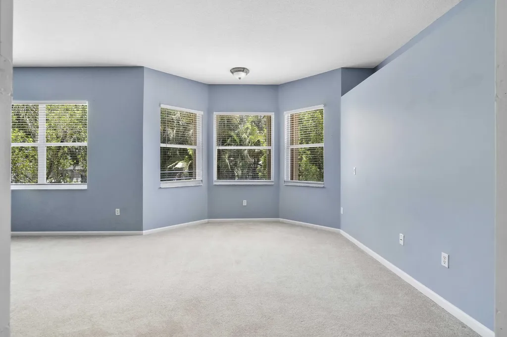 6370 Stonehurst Circle Lake Worth FL 33467