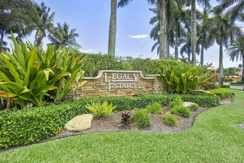 6370 Stonehurst Lake Worth FL 33467
