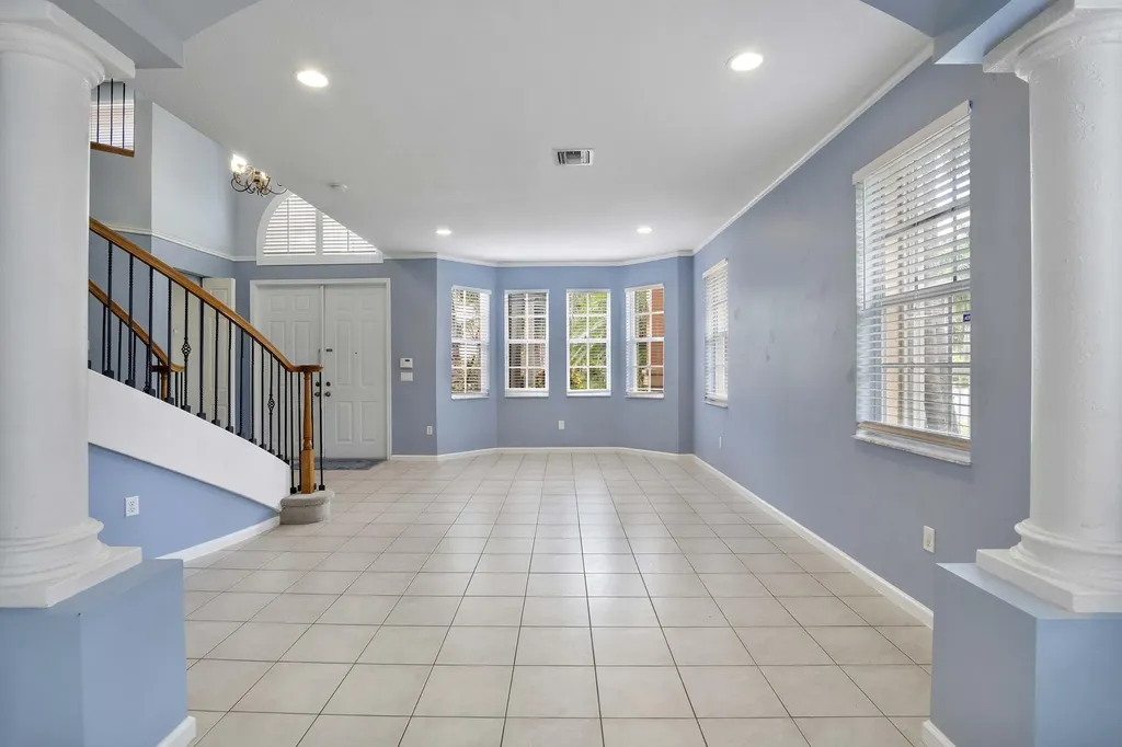 6370 Stonehurst Lake Worth FL 33467