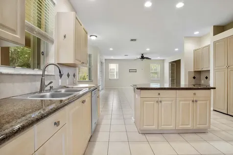 6370 Stonehurst Lake Worth FL 33467