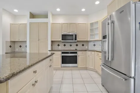 6370 Stonehurst Lake Worth FL 33467