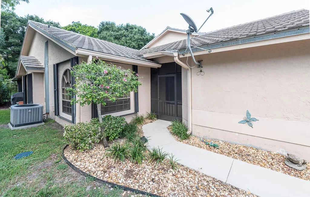 10860 Stafford Circle N Boynton Beach FL 33436