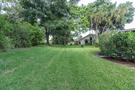 10860 Stafford Circle N Boynton Beach FL 33436