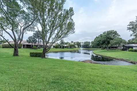 10860 Stafford Circle N Boynton Beach FL 33436