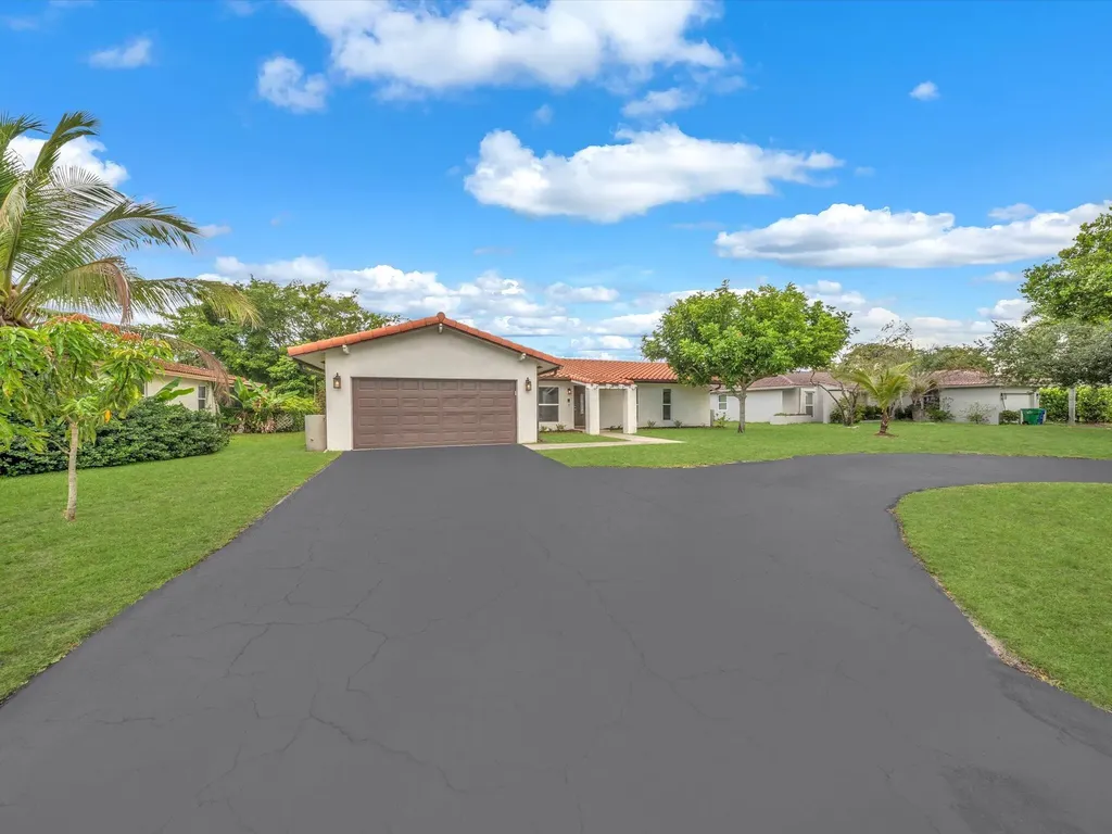 834 Ramblewood Drive Coral Springs FL 33071
