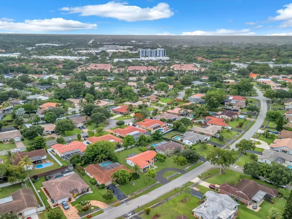 834 Ramblewood Drive Coral Springs FL 33071