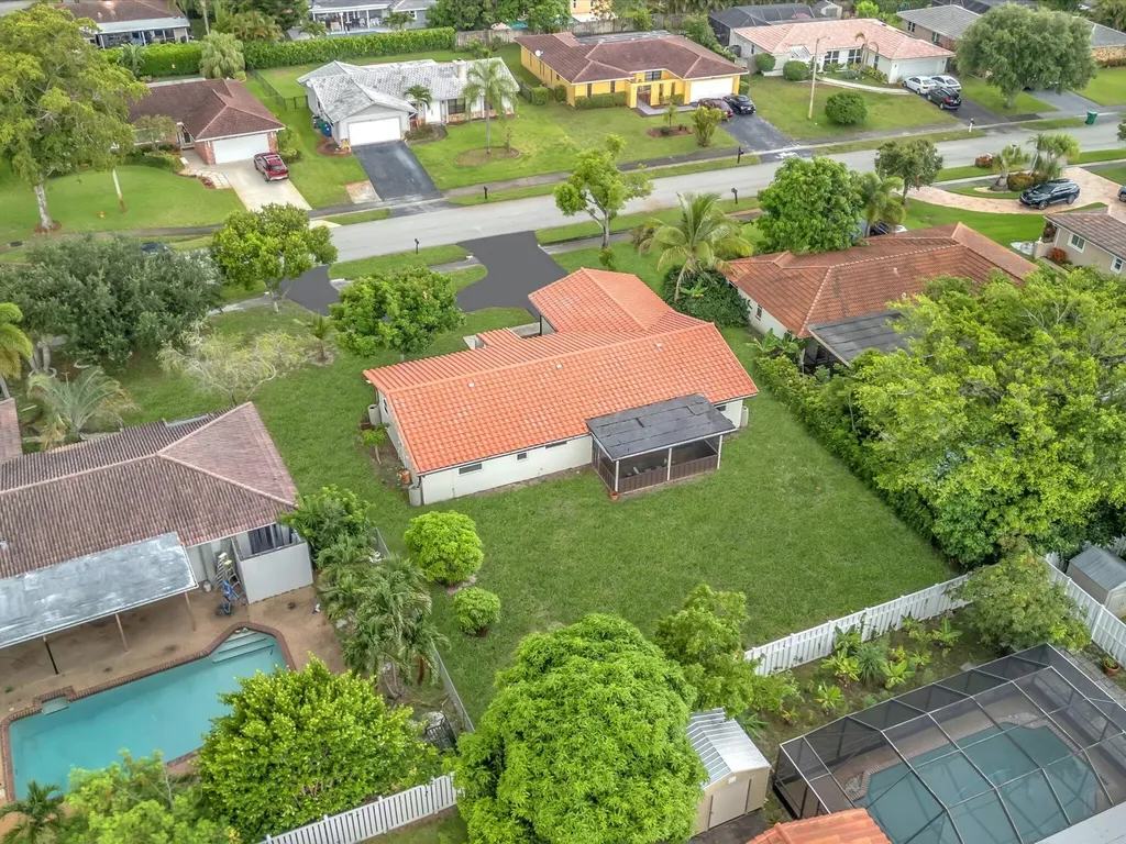834 Ramblewood Drive Coral Springs FL 33071