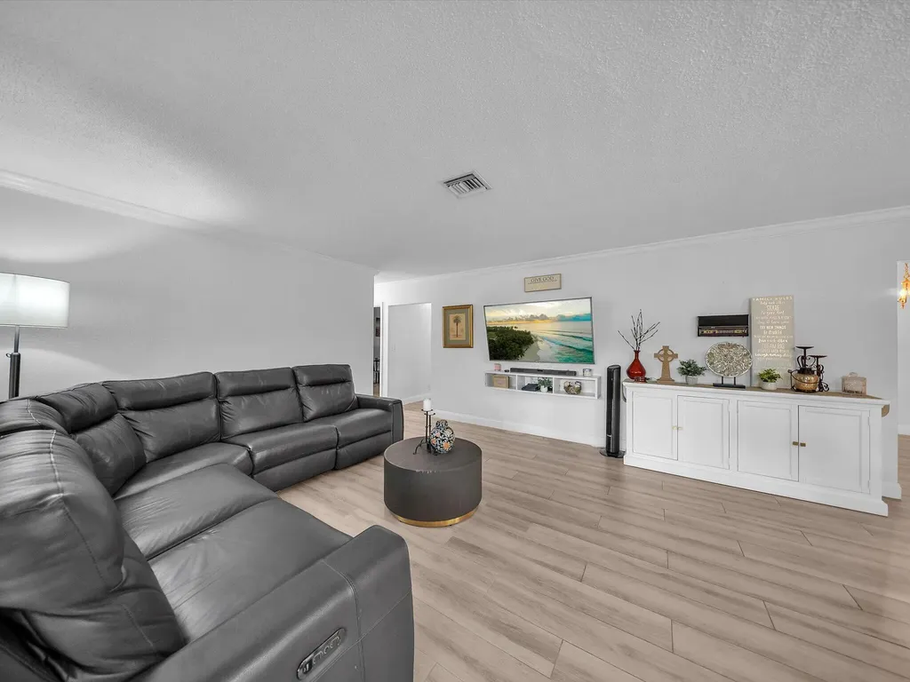 834 Ramblewood Drive Coral Springs FL 33071