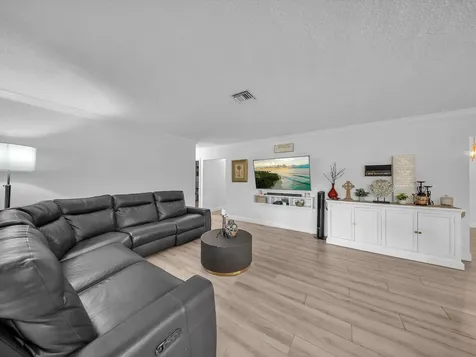 834 Ramblewood Drive Coral Springs FL 33071