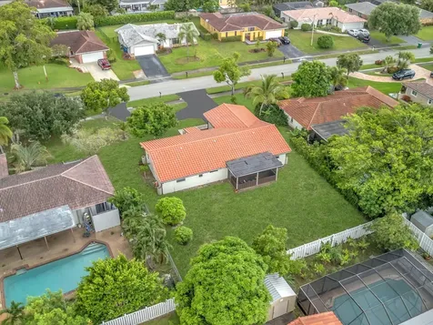 834 Ramblewood Drive Coral Springs FL 33071
