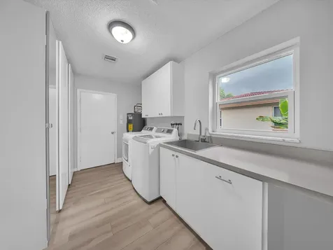 834 Ramblewood Drive Coral Springs FL 33071