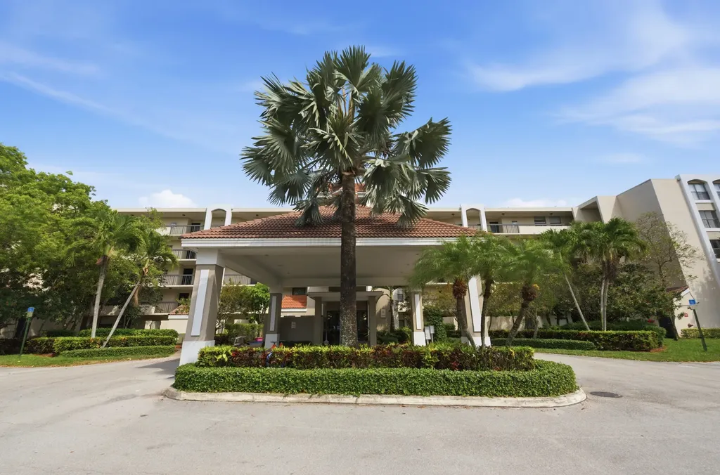 1915 Lavers Circle Delray Beach FL 33444