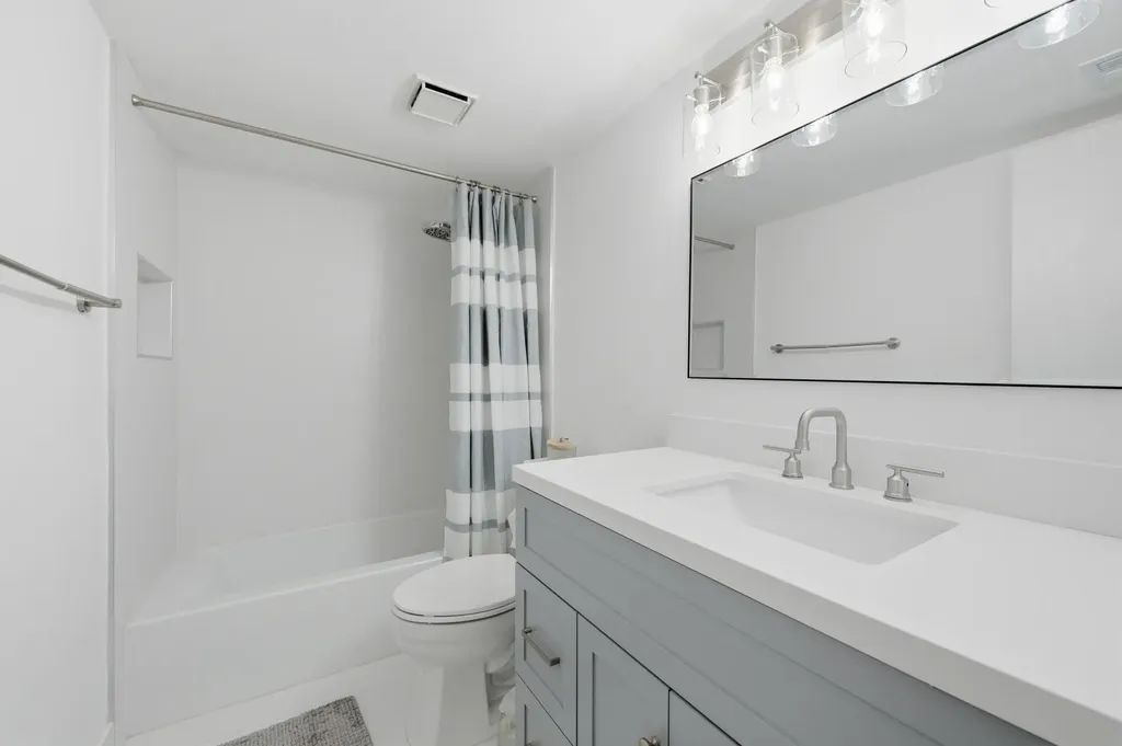 1915 Lavers Circle Delray Beach FL 33444