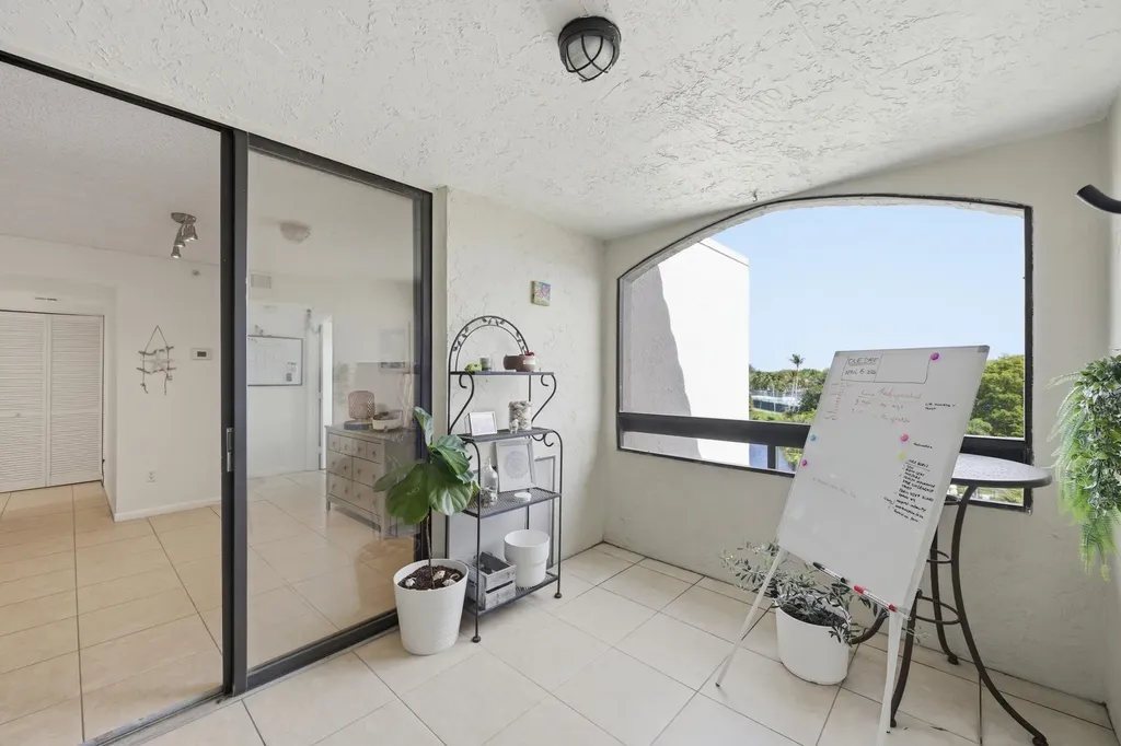 1915 Lavers Circle Delray Beach FL 33444