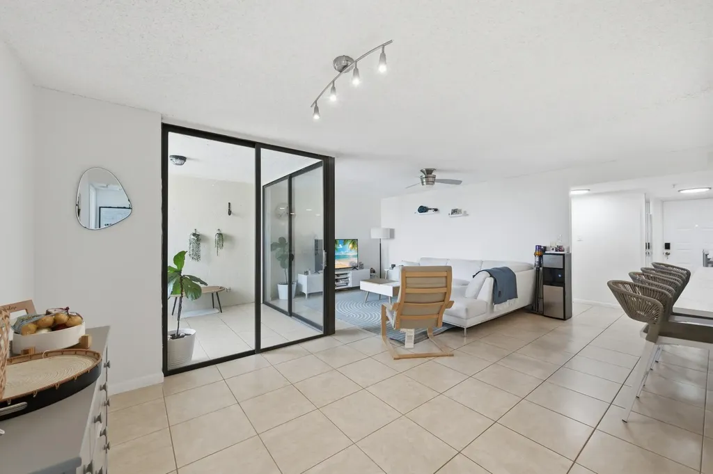 1915 Lavers Circle Delray Beach FL 33444