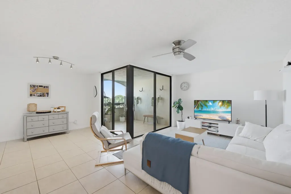 1915 Lavers Circle Delray Beach FL 33444