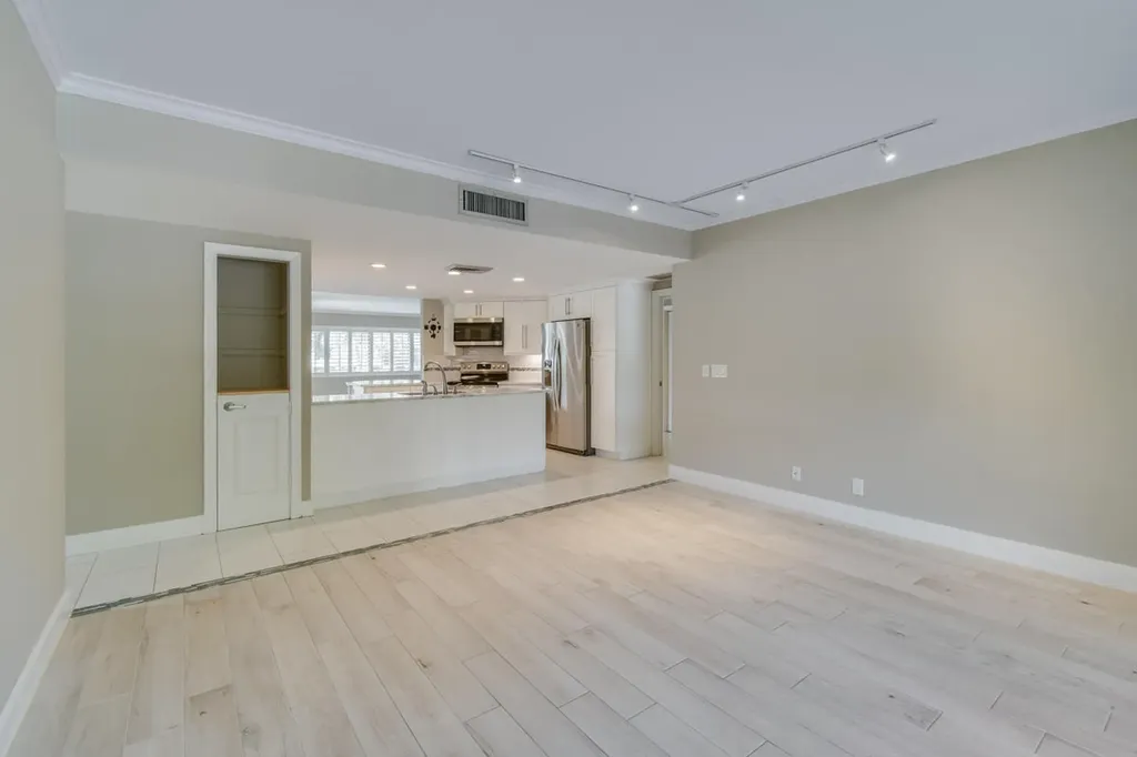 1117 Marine Way E North Palm Beach FL 33408