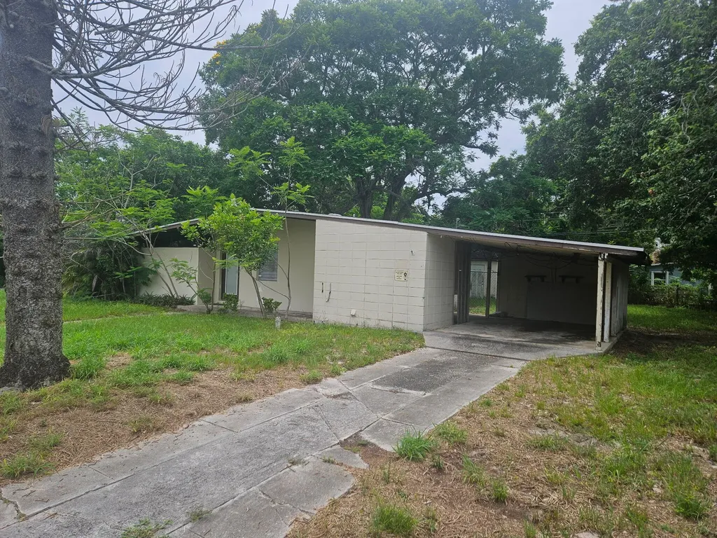 174 SE Celestia Court Port St Lucie FL 34983