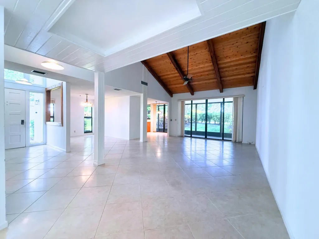 19890 Sawgrass Lane Boca Raton FL 33434