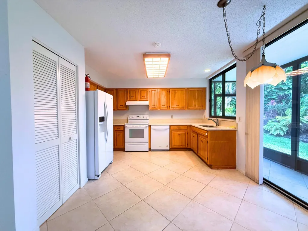 19890 Sawgrass Lane Boca Raton FL 33434