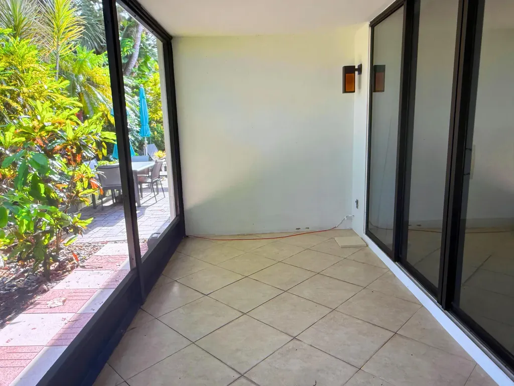 19890 Sawgrass Lane Boca Raton FL 33434