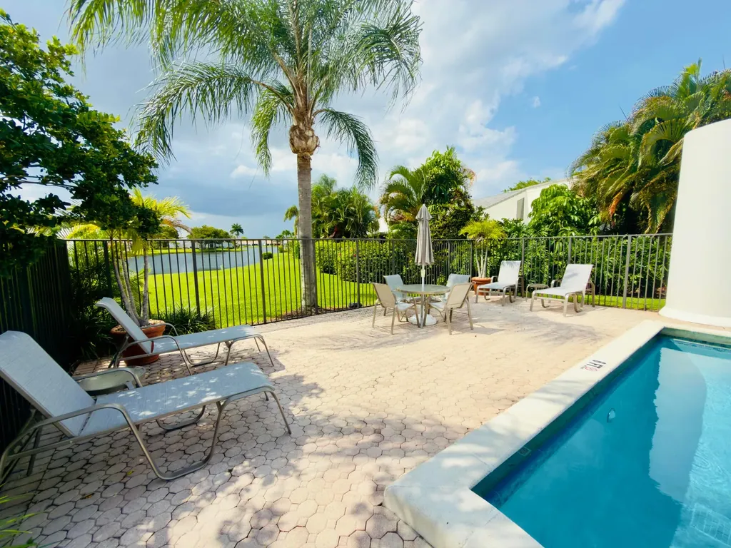 19890 Sawgrass Lane Boca Raton FL 33434