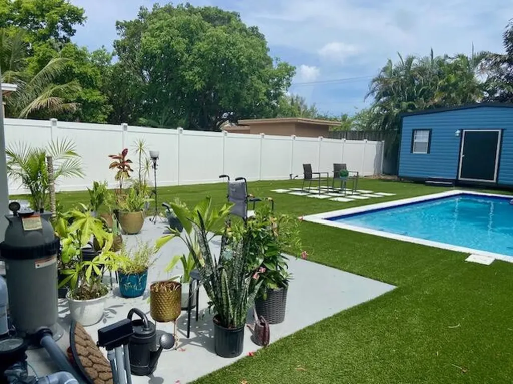 1528 NE 32nd Street Oakland Park FL 33334