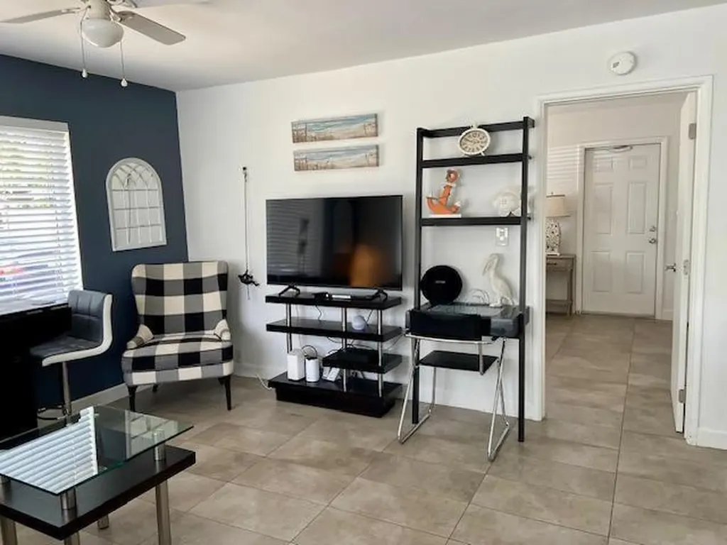 1528 NE 32nd Street Oakland Park FL 33334