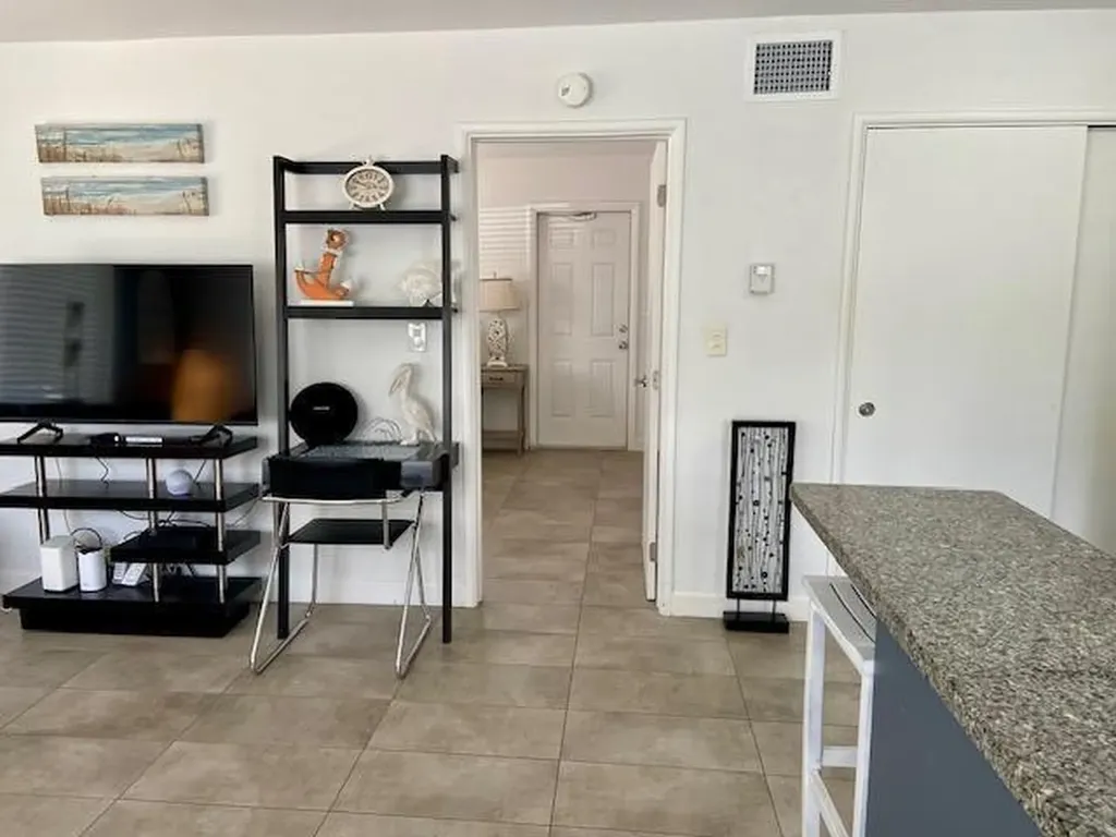 1528 NE 32nd Street Oakland Park FL 33334
