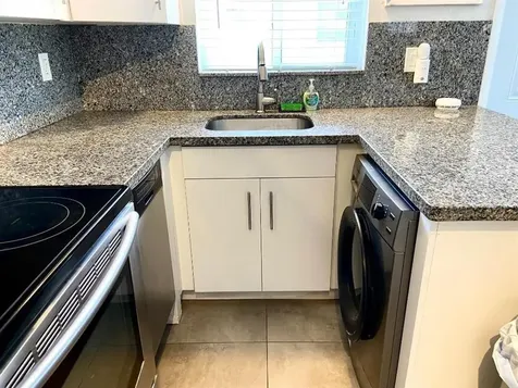 1528 NE 32nd Street Oakland Park FL 33334