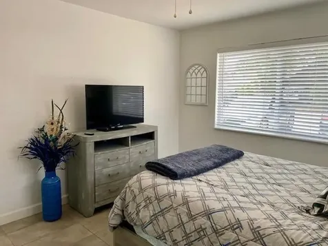 1528 NE 32nd Street Oakland Park FL 33334