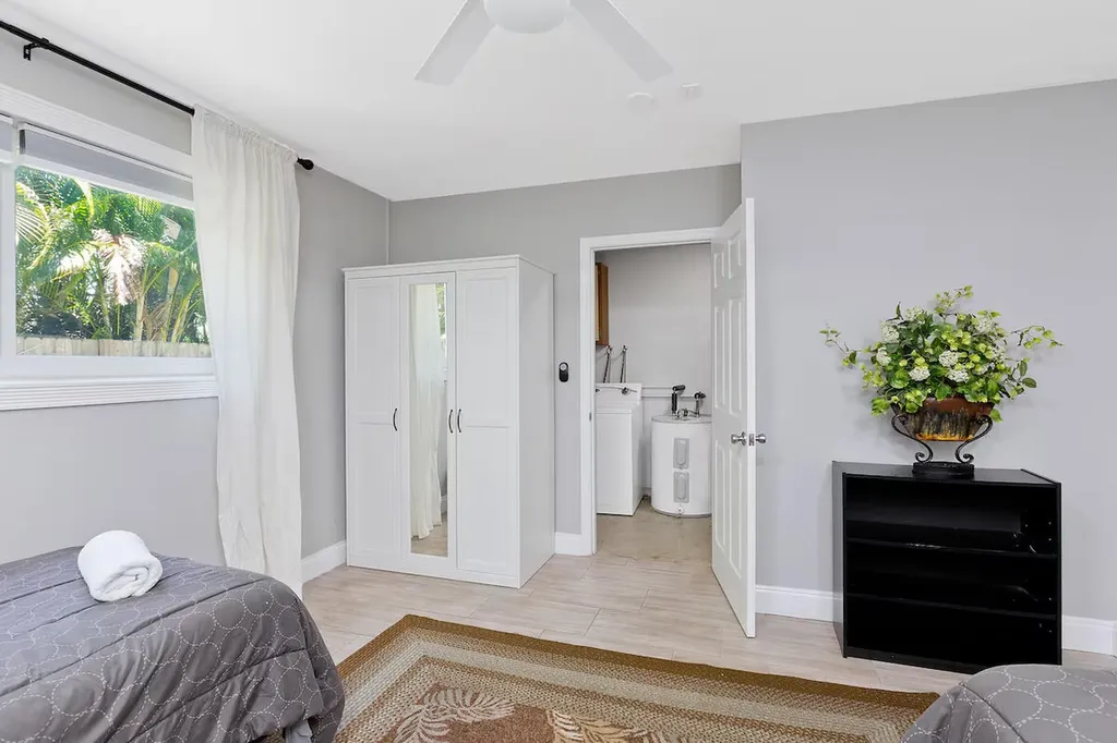 4348 NW 2nd Terrace Boca Raton FL 33431