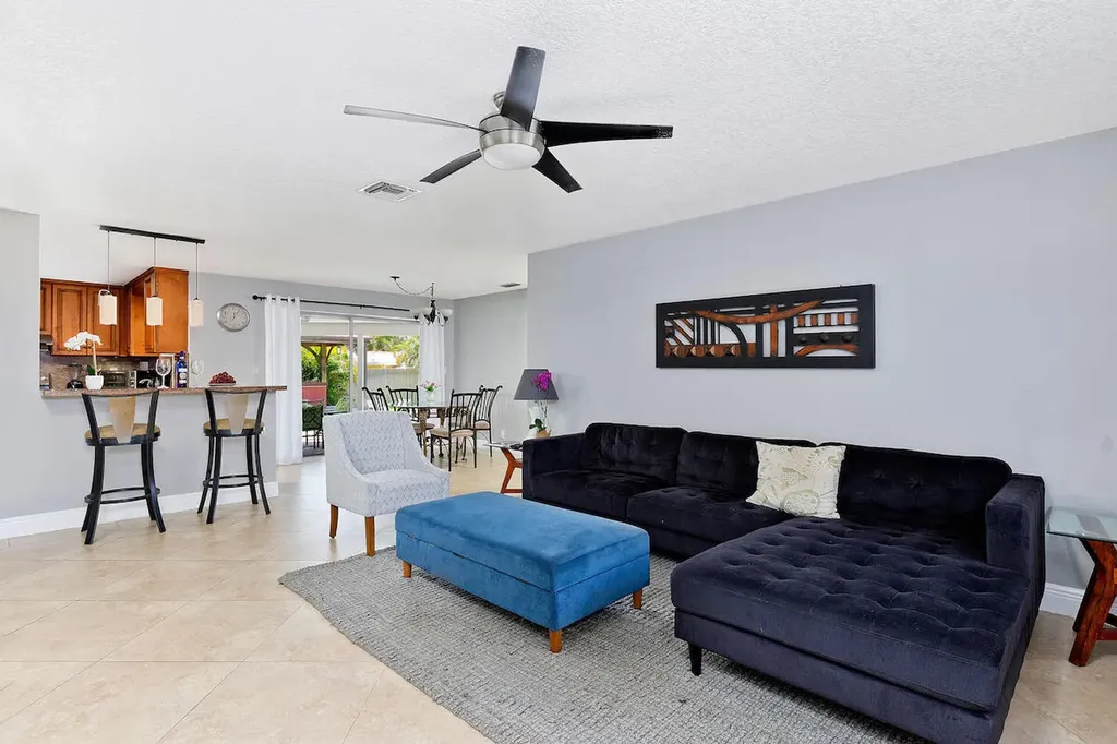 4348 NW 2nd Terrace Boca Raton FL 33431