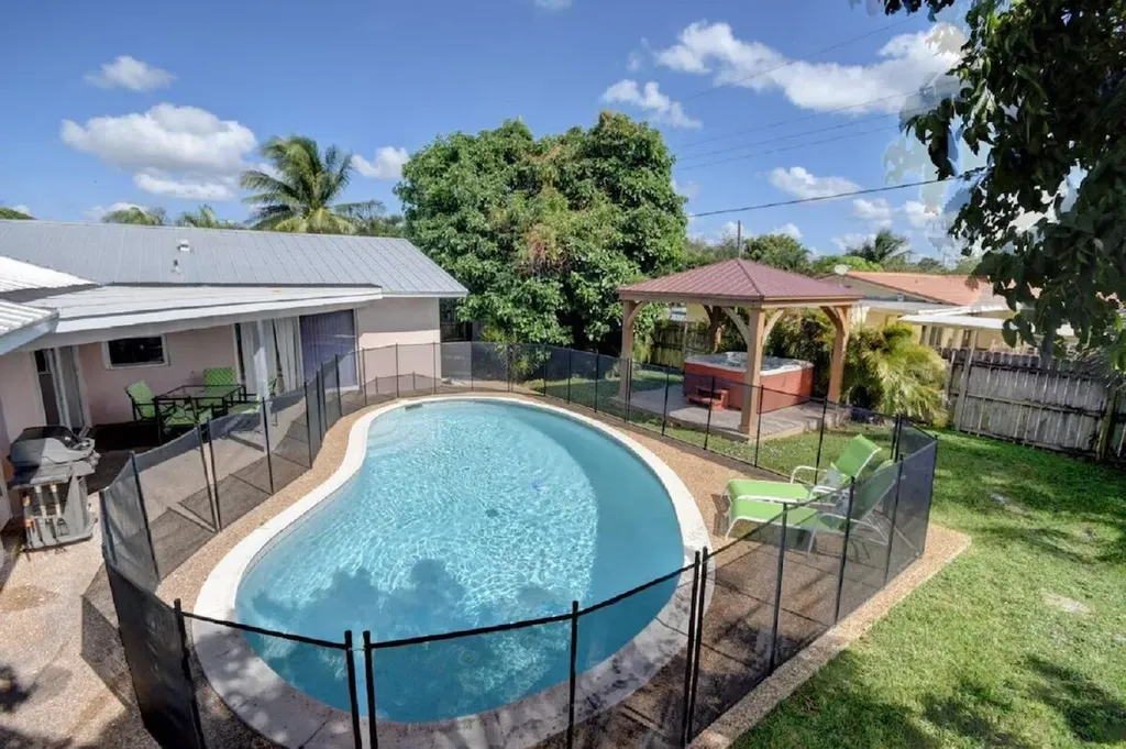 4348 NW 2nd Terrace Boca Raton FL 33431