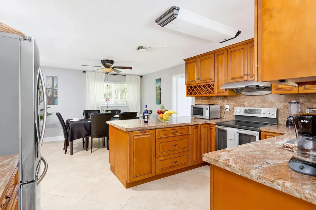 4348 NW 2nd Terrace Boca Raton FL 33431