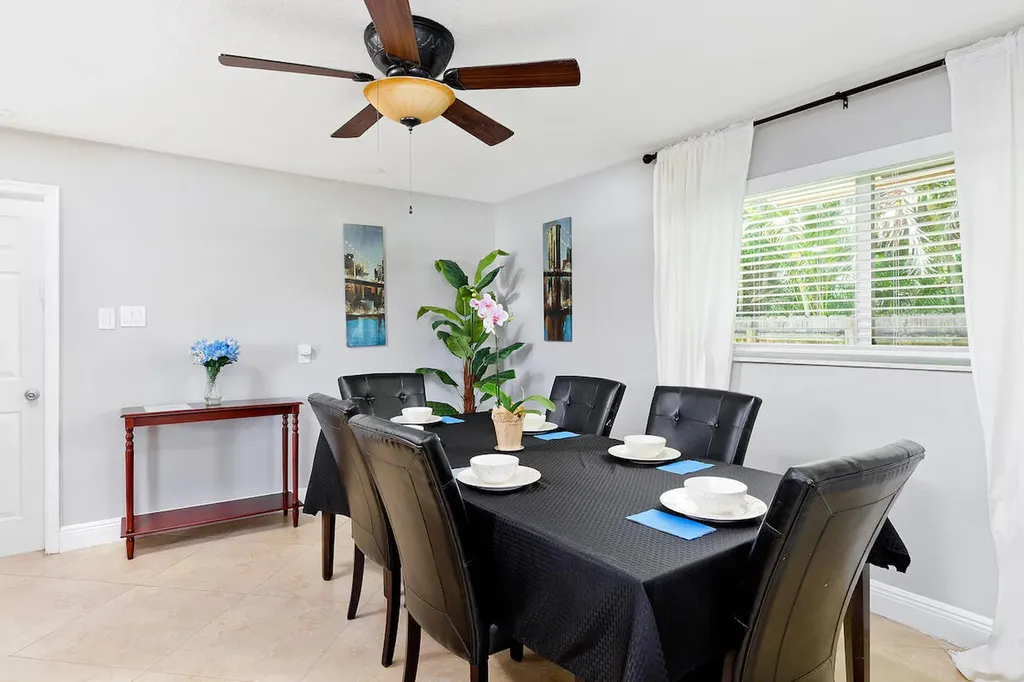 4348 NW 2nd Terrace Boca Raton FL 33431