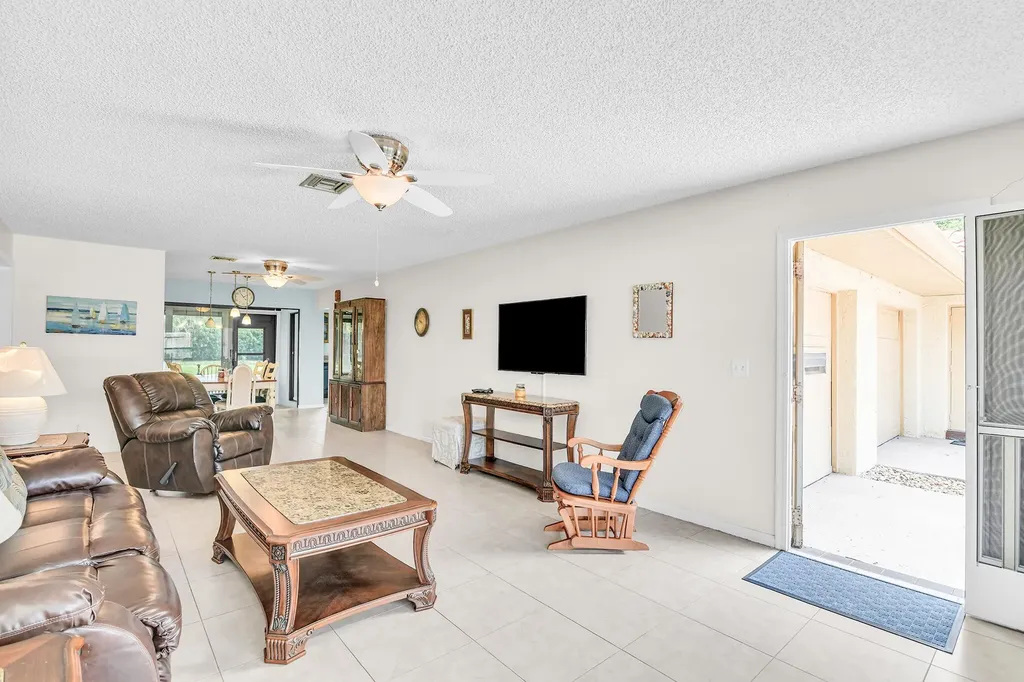 4450 Nutmeg Tree Lane Boynton Beach FL 33436