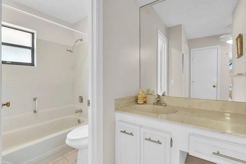 4450 Nutmeg Tree Lane Boynton Beach FL 33436