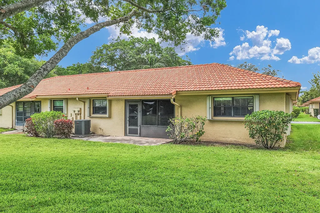 4450 Nutmeg Tree Lane Boynton Beach FL 33436