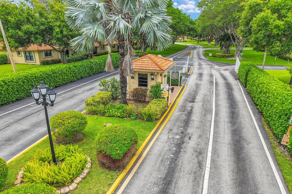 4450 Nutmeg Tree Lane Boynton Beach FL 33436