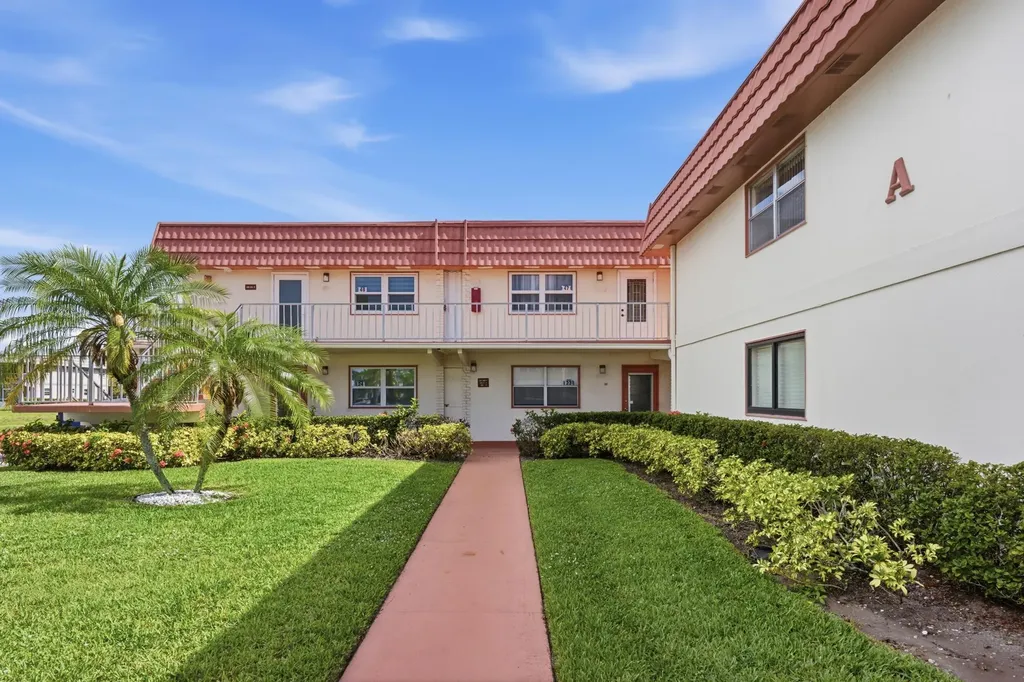 47 Saxony A Delray Beach FL 33446