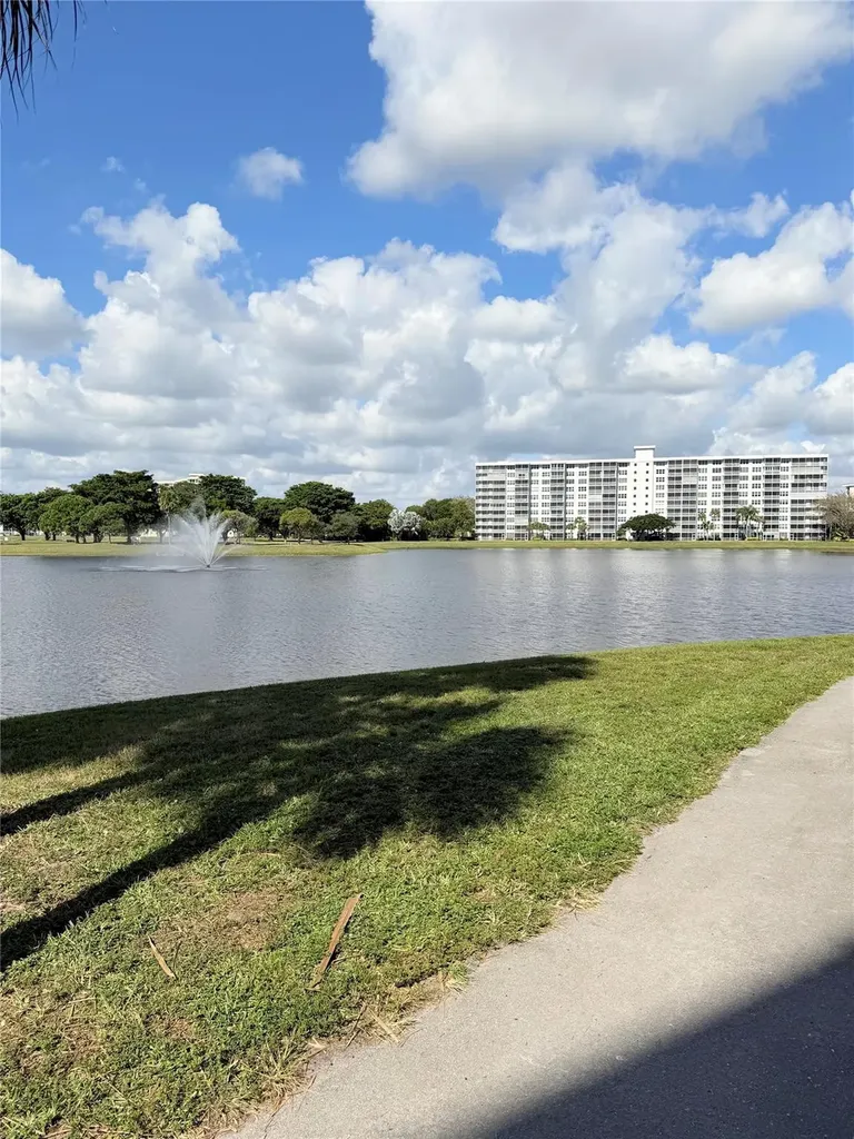 2801 N Palm Aire Drive Pompano Beach FL 33069