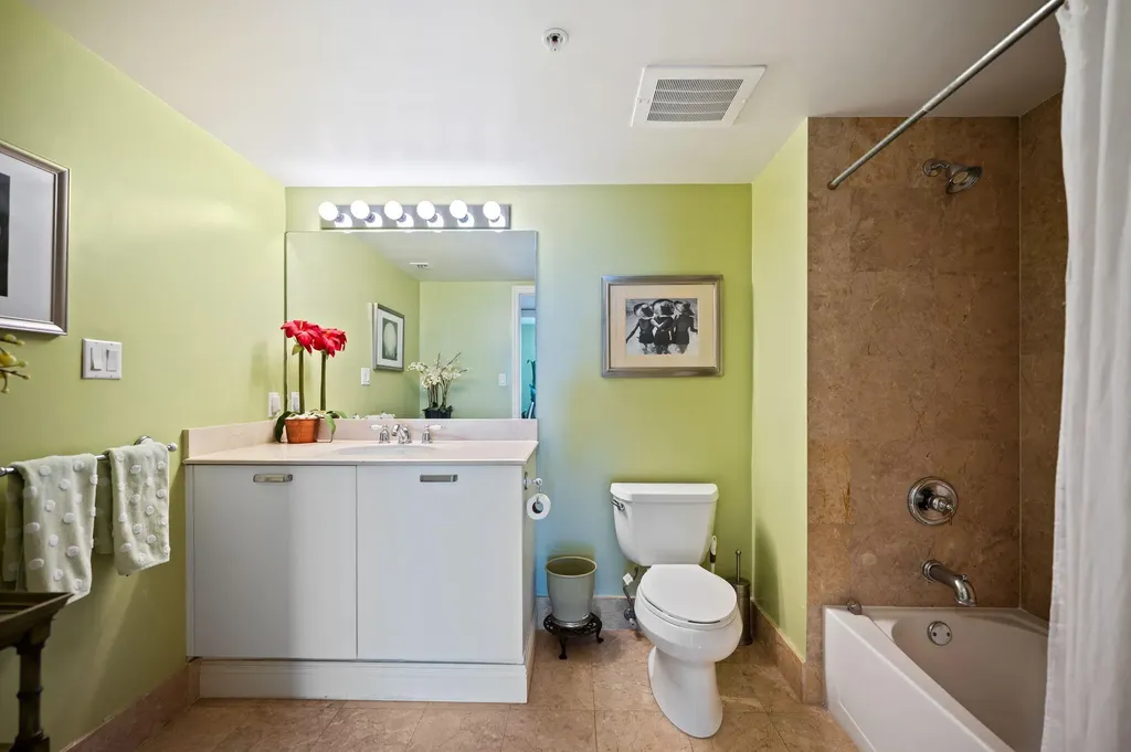 2011 N Ocean Boulevard Fort Lauderdale FL 33305