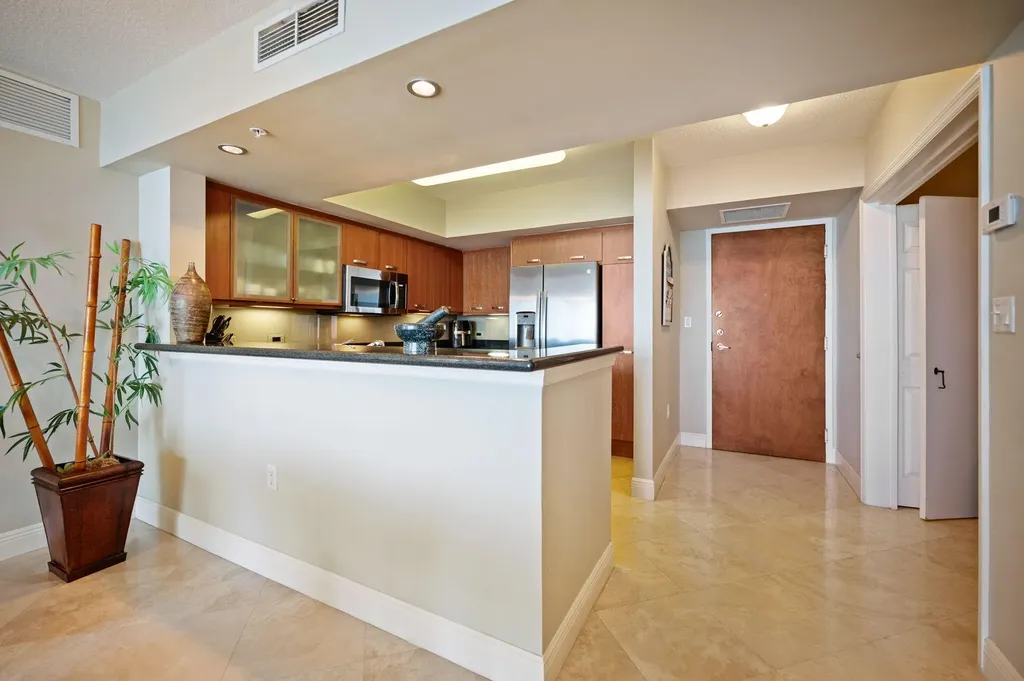 2011 N Ocean Boulevard Fort Lauderdale FL 33305