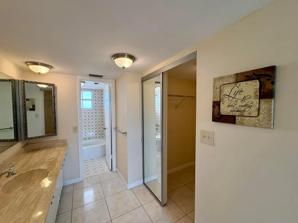 4140 NW 44th Avenue Lauderdale Lakes FL 33319